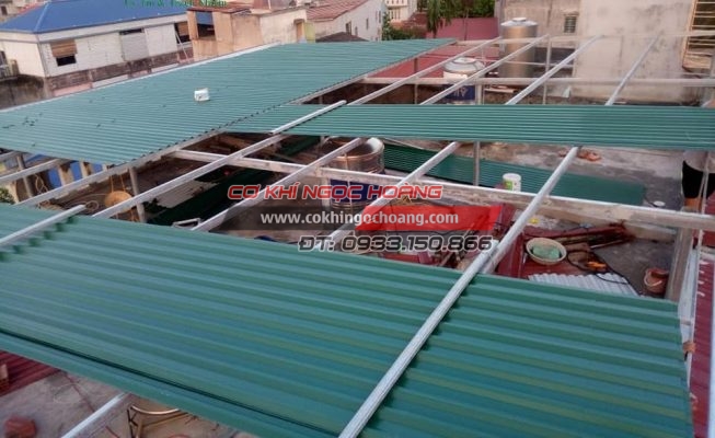 Đơn vị hàng đầu chuyên thi công, làm mái tôn tại Quận 12 TP HCM uy tín giá rẻ cho mọi công trình xây dựng. Gọi ngay Ngọc Hoàng 0933.150.866