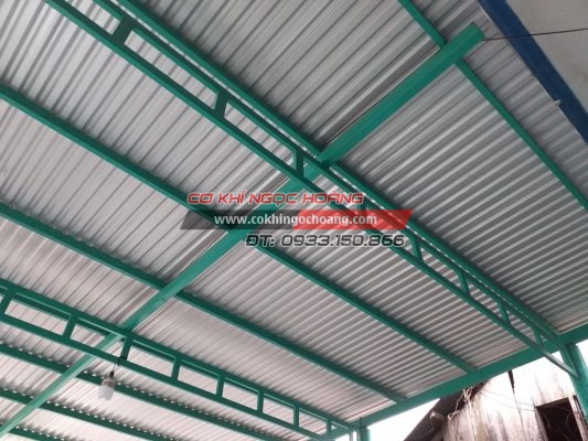 Bạn đang tìm người Làm mái tôn tại Quận Bình Thạnh TP HCM gọi ngay - 0933.150.866 Co Khí Ngọc Hoàng có đội thợ làm chuyên nghiệp nhanh chóng