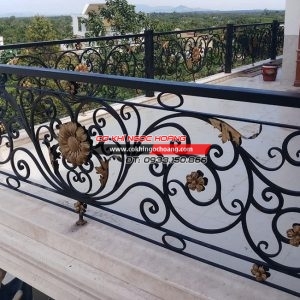 Làm lan can ban công sắt giá rẻ tại TPHCM