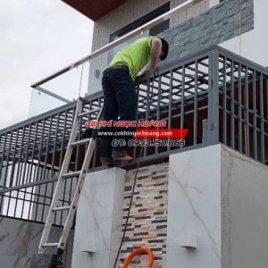 Làm khung sắt bảo vệ tại Quận 10