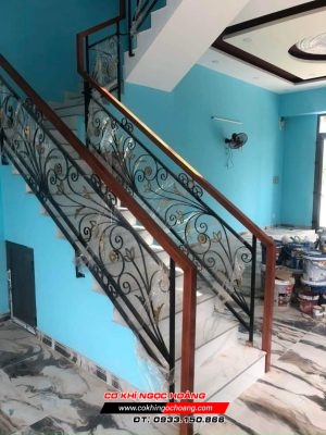 Thợ làm cầu thang sắt tại Quận 1