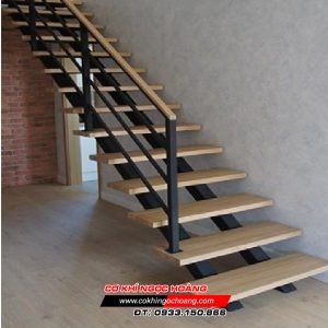 Làm Cầu Thang Sắt Tại Quận 5 TPHCM