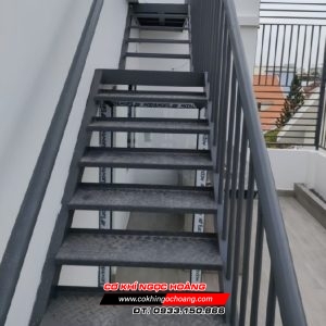 Thi Công Cầu Thang Sắt Tại Quận 9