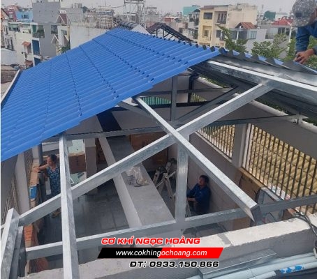 Báo giá mái tôn sân thượng tại quận Tân Phú