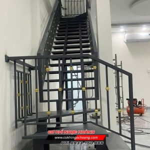 Làm cầu thang sắt tại Hóc Môn TPHCM