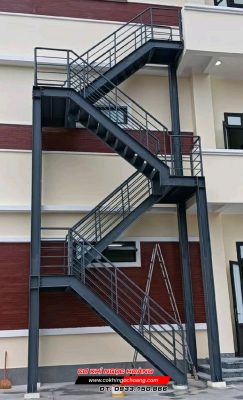 Làm cầu thang sắt tại Hóc Môn TPHCM