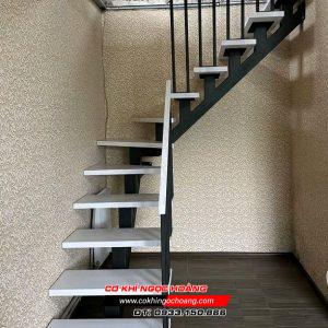 Làm cầu thang sắt tại Quận 10