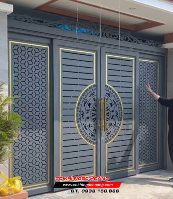 Làm cửa cổng sắt trượt quay tại Quận 12