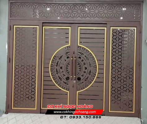 Làm cửa cổng sắt trượt quay tại Quận 12