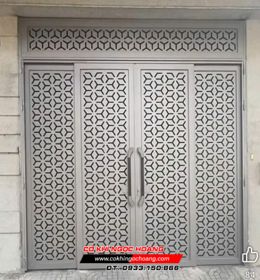 Làm cửa cổng sắt trượt quay tại Quận 10