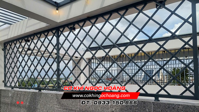 Làm khung sắt bảo vệ tại phường Đông Hưng Thuận