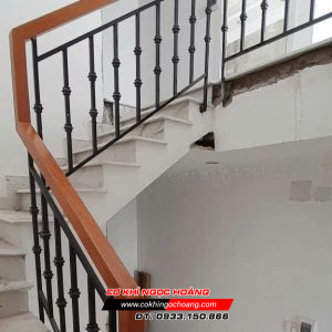 Làm lan can cầu thang sắt tại Hóc Môn
